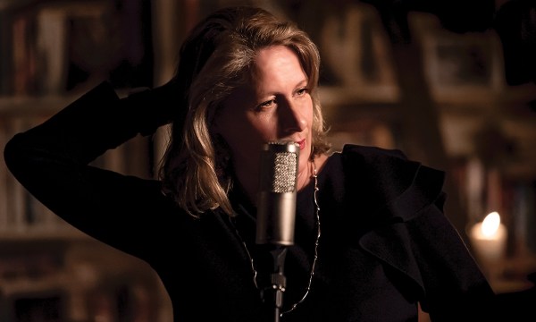 Louise performing in A Night in Paris (photograph Cat McKenzie).