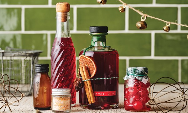 Thumbnail for Christmas pudding gin liqueur & cranberry gin-ger fizz