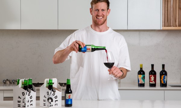 Thumbnail for Power stars Tom Jonas and Brad Ebert launch twist-top shiraz stubbies