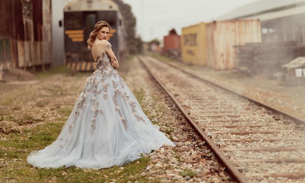 Thumbnail for Fashion: Modern magnificence