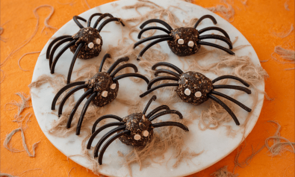 Thumbnail for Recipe: Halloween energy ball spiders